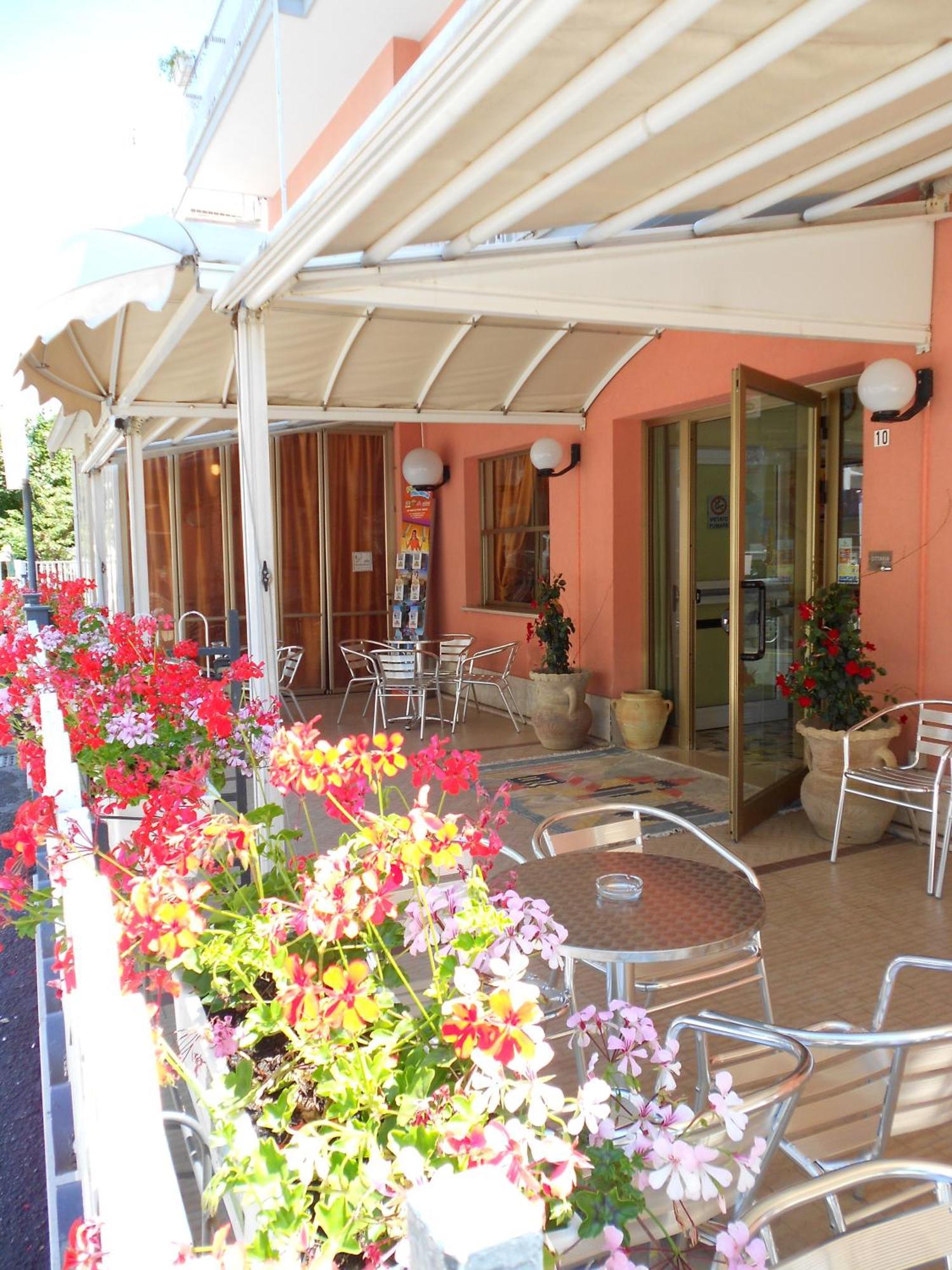 Hotel Ottavia Rimini Kültér fotó