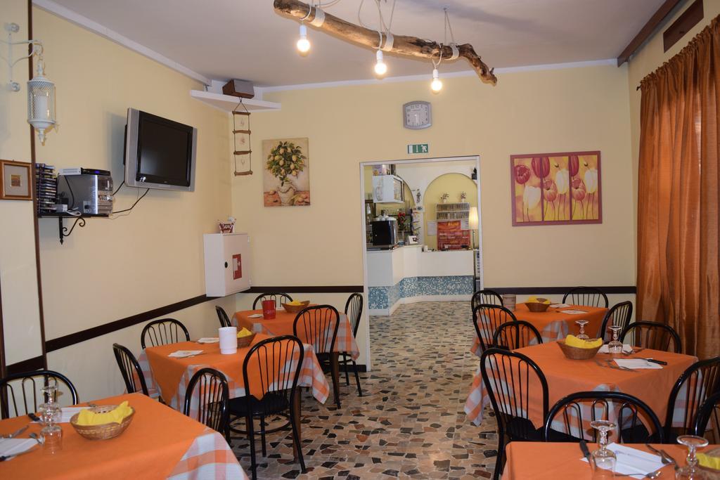 Hotel Ottavia Rimini Kültér fotó